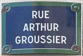 Voir la plaque.