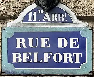 Voir la plaque.