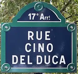 Voir la plaque.