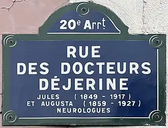 Voir la plaque.