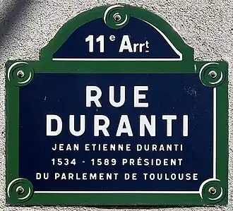 Voir la plaque.