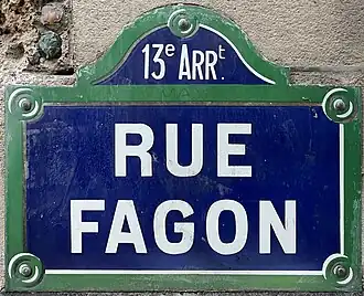 Voir la plaque.