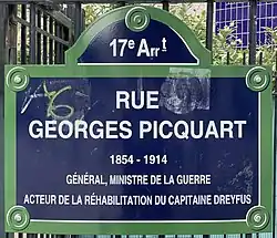 Voir la plaque.