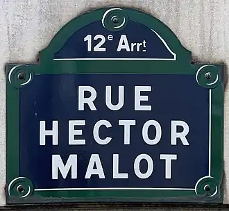 Voir la plaque.