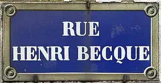 Voir la plaque.