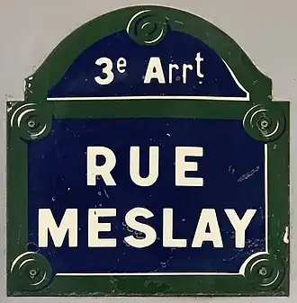 Voir la plaque.
