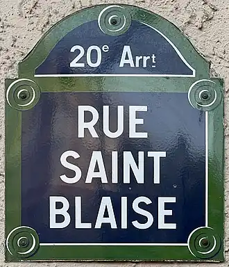 Voir la plaque.