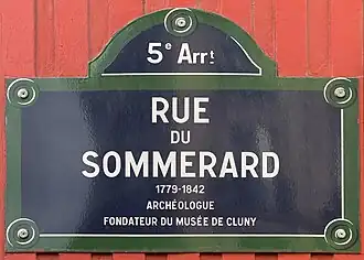 Voir la plaque.