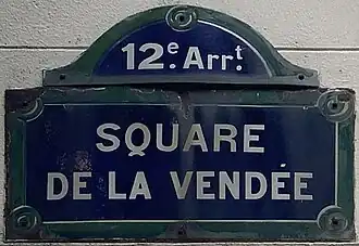 Voir la plaque.