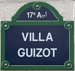 Voir la plaque.