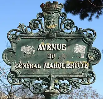 Voir la plaque.