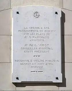 Plaque.