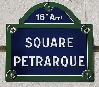 Voir la plaque.