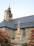 Autre exemple polylithique, l'église de Pleudaniel.