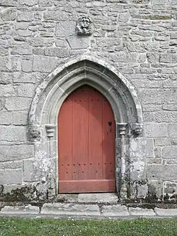 La porte méridionale en arc brisé (XVe&nbsp;siècle).