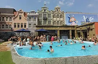 Le bassin extérieur.