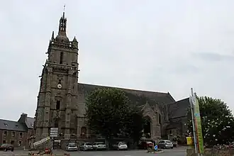 Église Notre-Dame du début XVIe&nbsp;siècle, la tour est de 1554.