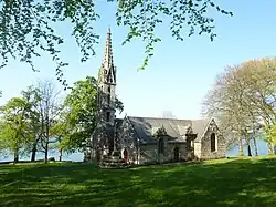 La chapelle Saint-Jean en bordure de l'Élorn.