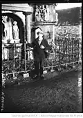 Jeune ouvrier au pied du calvaire (10 janvier 1911).