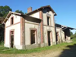 Gare de Le Cloître-Lannéanou (également appelée « Gare du Kermeur »)