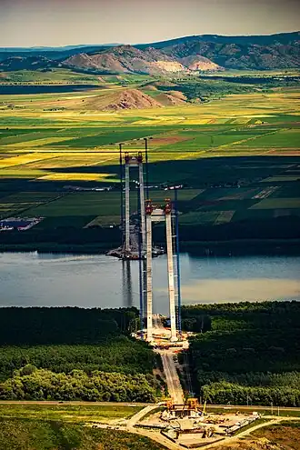 Le pont en cours de construction, en juin 2021.