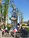 Monument aux Morts de Mercy-le-Haut, remis en couleurs en 2025 pour la cérémonie hommage du 8 mai 1945.