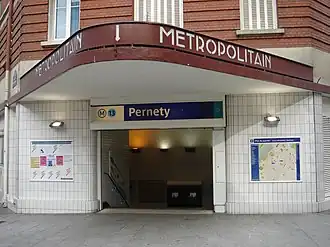 Entrée de la station (accès no&nbsp;1 « rue Pernety »).