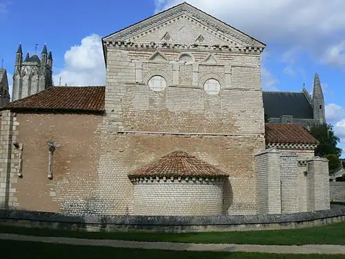 Baptistère Saint-Jean , côté sud.