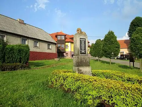 Sebedice : monument aux morts.