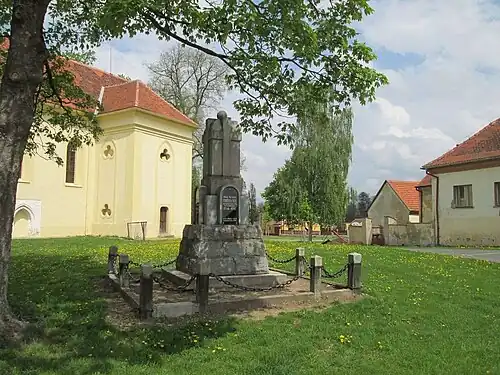 Monument aux morts.