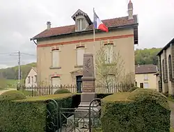 Le monument aux morts.