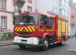 Fourgon pompe-tonne en France (aussi appelé autopompe ailleurs).