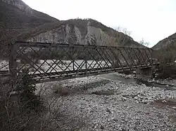 Pont métallique sur le Cians (40&nbsp;m).