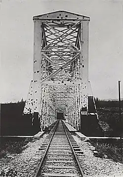 Le pont ferroviaire de cent mètres d'une seule travée au-dessus de la Rivière des Galets à la fin du XIXe&nbsp;siècle.