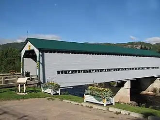 Pont couvert de L'Anse-Saint-Jean (Québec).