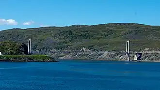 Vue du pont Kvalsund depuis la mer.