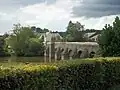 Le pont roman sur la Sarthe.
