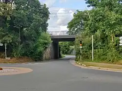 Le pont SNCF de Montjean où passent notamment RER C et TGV.