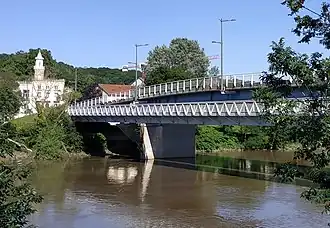 Pont Vayringe vu depuis Nancy, avec La Douëra au fond