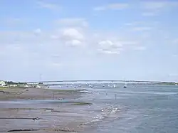Photographie du pont sur la Seudre à marée basse