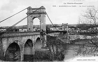 L'ancien pont à tablier de bois avant 1930.