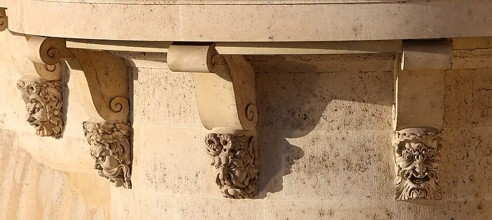 Mascarons du pont Neuf à Paris (vers 1588).