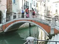 ponte Ubaldo Belli reliant la Calle San Felice au Fondamenta San Felice