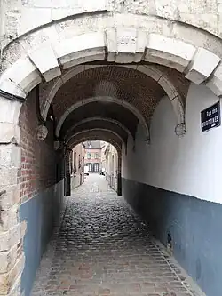 Porche sur la rue Gustave Delory