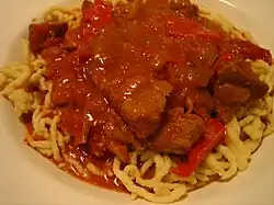 Spätzle et goulash.