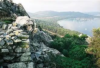 Cabanes des premiers ermites chrétiens de la Gaule narbonnaise.