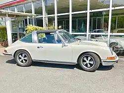 … et sa sellerie «&nbsp;pied de poule&nbsp;».