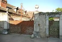 Portail monumental à Lézignan