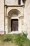 Portail latéral secondaire sud, qui est le plus ancien.
