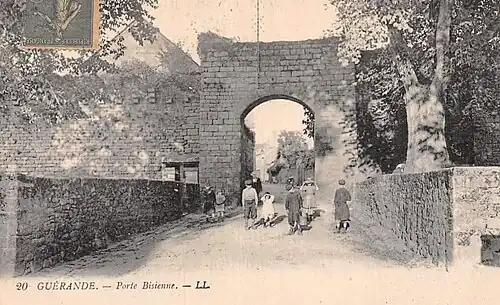 Porte Bizienne vers le début du XXe&nbsp;siècle.